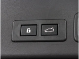 パワーリヤゲートを搭載しておりますので、ワンタッチでリヤゲートの開閉が楽々!