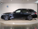 【BMWの伝統】時代を超える美しさ。磨き抜かれたエアロダイナミクスが瞳を奪う。一目で伝わるスポーティーなプロポーションは、BMWの走行性能を生み出すのに欠かせない要因の一つです。