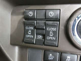 【電動スライドドアボタン】 車内からも開閉可能なスライドドアスイッチが付いています☆ (^_-)-☆ お荷物を抱えてドアが開けられないなんて事もありますよね!そんなお連れ様にも喜ばれる♪親切な機能です