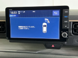 パーキングセンサーシステムは走行中に障害物が迫ると音と表示でお知らせ、低速走行時時の安心感を高めます