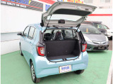自社工場を3拠点完備しております。重整備やカスタムを始め、ご購入後のお車のメンテナンスも弊社にお任せください。