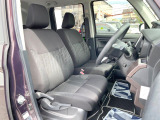運転席シート廻りは使用感も少なく、良好な状態となっています。前オーナー様が丁寧に使っていたことがよくわかりますね。