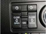 電動スライドドアのスイッチ付です。車内からもスイッチひとつで楽にドアの開閉が可能です。電動なので開閉時に力を使う必要がなく、半ドアになることもありません!
