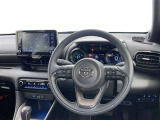 運転席まわりです。 各操作スイッチは使いやすい位置に配置されてます。
