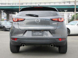 CX-3が本来持っている先鋭さを研ぎ澄ませながら、より魂動デザインを深化。上質さを磨き上げ、クオリティを追求したデザインを実現しました。