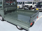愛車を大切に乗って頂くために、ボディコーディングの施工をお勧めしております。輝くクルマになり日頃の手入れも簡単です。メンテナンスキット・施工証明書付きます。
