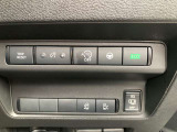 両側スライドドアはオート機能付き。運転席からも開閉可能です。
