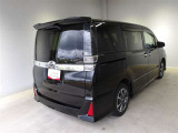 走りにこだわりながら収納力も持ち合わせたお車です。荷物を載せて軽快なドライブを楽しめますよ♪