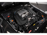 4.0L V型8気筒DOHCツインターボ、421ps/62.2kgm、全長&times;全幅&times;全高mm 4575&times;1860&times;1970mm、車両重量 2560kg