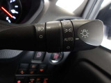 オートライト機能装備です!車外の明るさに応じて、自動的にライトの点灯・消灯をしてくれます♪