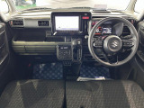 [室内]黒を基調としたシックな室内です☆落ち着いて運転して頂けます♪