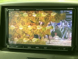 停車中にTVを楽しむことができます。長距離移動の休憩時間に、ニュースやドラマなど、お気に入りの番組を鑑賞できます。快適な時間を過ごせる一台です。
