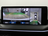 【マルチビューカメラシステム】車両の前後,左右4つのカメラで映した周囲の映像をナビゲーション画面に表示します♪停めにくい駐車場や狭い道路でもドライバーの死角を減らすことで運転をサポート!