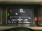 メータは先進的なデジタルメーターを採用!ゆっくりと数字が動くのでとても見やすく表示されます!平均燃費なども表示、エコな運転の手助けをしてくれます!