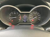 視認性の高いメーター類は、運転に必要な情報を的確にドライバーに伝えます。明るくクリアな表示で、安全運転をサポート。