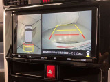 車庫入れや後方操作をサポート!苦手な駐車も安心のバックモニター付きです♪ガイド線も表示されますので、どこまで下がれば良いか目安にもなります☆