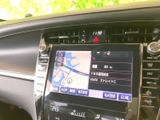 見やすい地図画面で、道に迷う心配はありません。目的地設定も簡単に行え、スムーズな移動をサポートします。運転に集中できますね。