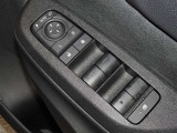 電動格納式ドアミラー・パワーウインドウを装備しています。