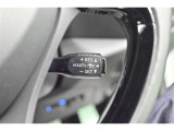 アクセルから足を離しても設定速度で走り続けてくれます。高速道路での長距離移動が楽になりますよ♪