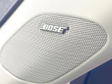 【BOSEサウンドシステム】メーカーオプションの高品位サウンドシステムを搭載。専用のチューニングが施された大小様々なスピーカーから良質なサウンドが奏でられ、臨場感あふれる音響空間を演出します。