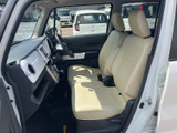 運転席からの視界は良好で、運転操作もスムーズ。使いやすい配置で、運転に集中できます。