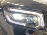 ●LEDヘッドライト:夜間走行時も良好な視界を確保し安心して運転できる高輝度LEDヘッドライトを装備!点灯速度が早く、消費電力も抑えられています。