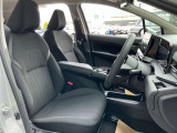 運転席・助手席は、ゆったりと座れるサイズで、長時間の運転でも快適です。