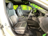 運転席シート廻りは使用感も少なく、良好な状態となっています。丁寧に使われていたことがよくわかりますね。