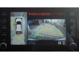 車両を上から見たような映像で、運転席から目視だけでは見にくい車両周辺の状況をしっかり確認できます。