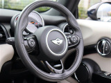 ◆LIBERALAは、輸入車選びの新たなスタイルを提案するインポート・セレクト・ブランドです。オーナー様となる方がクルマから直接感じる感性を第一にした、最良の一台との出会いをコーディネートいたします。