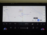 直感的に操作出来るナビゲーションを搭載。ルート案内が分かりやすく、運転中のストレスを軽減します。目的地までスムーズに導いてくれる、実用性の高い装備です。