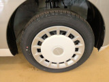 実車は夏用タイヤを装着しています。