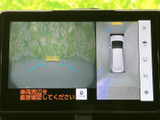 後方確認をサポートするモニター画面。安全な運転に貢献します。駐車時の取り回しや、荷物の積み下ろしも安心です。視認性も良好です。