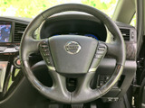 握りやすいステアリングは、運転操作をスムーズにします。快適なドライビングポジションを追求しました。