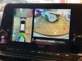 空から見たような映像で駐車ができるアラウンドビューモニター。ひと目でわかるセンサーに前後の衝突被害軽減ブレーキ付き。