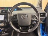 ステアリングスイッチ搭載!手を離さずに手元のスイッチでさまざまな操作が可能。運転中、視線をそらさなくても操作ができて安全です!