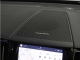 【harman/kardon】世界のオーディオファン垂涎のプレミアムサウンドシステムを搭載。原音に近い音場空間を忠実に再現。乗る人すべてに最良の音響体験を提供します。