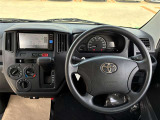 視界も良く運転しやすいバンです。
