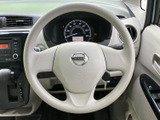 握りやすいステアリングで、運転操作をサポート。スポーティなデザインが、運転の楽しさを高めます。