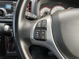 一目で確認できる視認性の高いメーターパネル。運転に必要な情報を的確に伝え、安全運転をサポートします。
