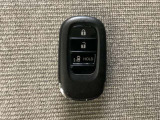 スマートキー付きですからドアロックの開閉およびエンジンスタートが楽々です。電動スライドドアの開け閉めもボタンで操作できます。