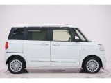 県内13店舗にて常時500台以上ダイハツ車を展示中です。見て、触って、納得のいく一台をぜひ見つけてください。