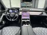 メルセデス・ベンツの定める厳しい基準をクリアしたお車のみをご案内させて頂きます。納車前整備はメーカー規定に基づき最大100項目にも及ぶ点検を熟練のメカニックによって行いご納車させて頂きます。