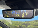【デジタルインナーミラー】後席の大きな荷物や同乗者で後方が確認しづらい時でも安心!カメラが撮影した車両後方の映像をルームミラー内に表示。クリアな視界で状況の確認が可能です!