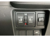 【両側パワースライドドア】両側がパワースライドドアになっており、運転席のスイッチやスマートキーでも開閉が可能です!開口部も広いので乗り降りも楽々♪