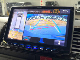 【パノラミックビューモニター】専用のカメラにより、上から見下ろしたような視点で360度クルマの周囲を確認することができます☆死角部分も確認しやすく、狭い場所での切り返しや駐車もスムーズに行えます。