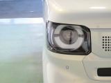 LEDヘッドライトは、点灯の瞬間から光量を発揮し、突然暗くなるトンネルなどでの安定感を高めます。