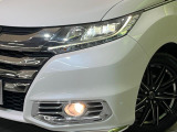 【LEDヘッドライト】悪天候や夜間走行時も良好な視界を確保し安心して運転できる高輝度LEDヘッドライトを装備!点灯速度が早く、消費電力も抑えられています。
