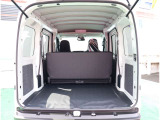 自社工場を3拠点完備しております。重整備やカスタムを始め、ご購入後のお車のメンテナンスも弊社にお任せください。