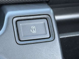 【パワースライドドア】スマートキーや運転席のスイッチでスライドドアの開閉が可能♪電動だから力を入れてドアを開ける必要が無く、小さいお子様でも、重い荷物を持っている時もラクに開け閉めできます♪